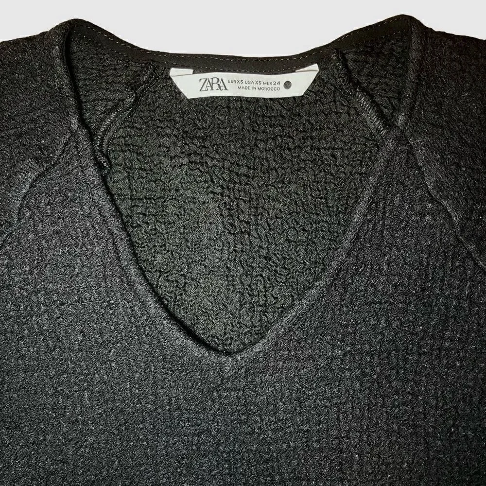 Zara Textured Crop Top with Raglan 3/4 Sleeves in Dark Black Women’s XS